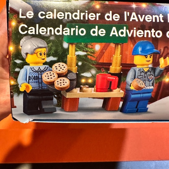 Lego City Adventure Calendar - Picture 9 of 13